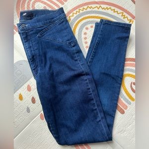 Mother denim size 26, no pockets detail on butt